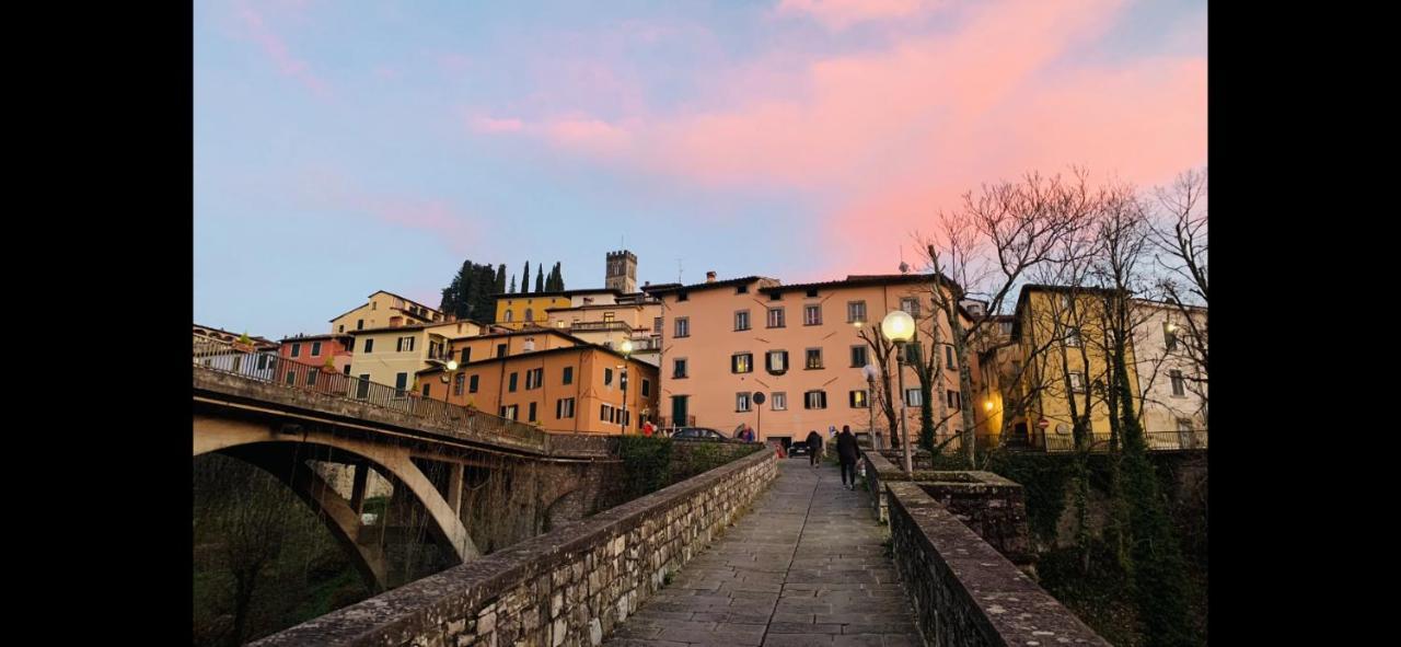 Appartamento Casa Robina Barga Esterno foto