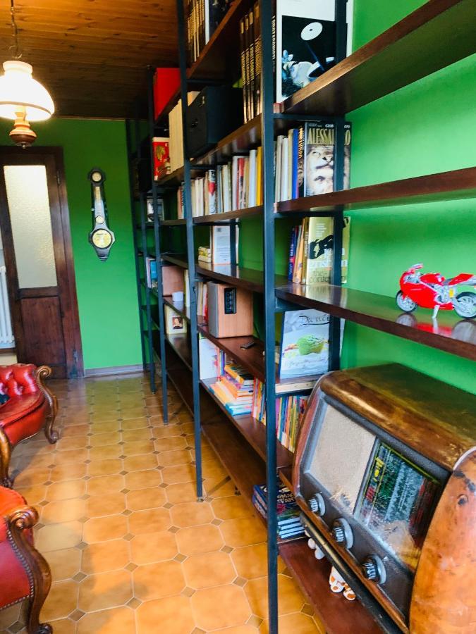 Appartamento Casa Robina Barga Esterno foto