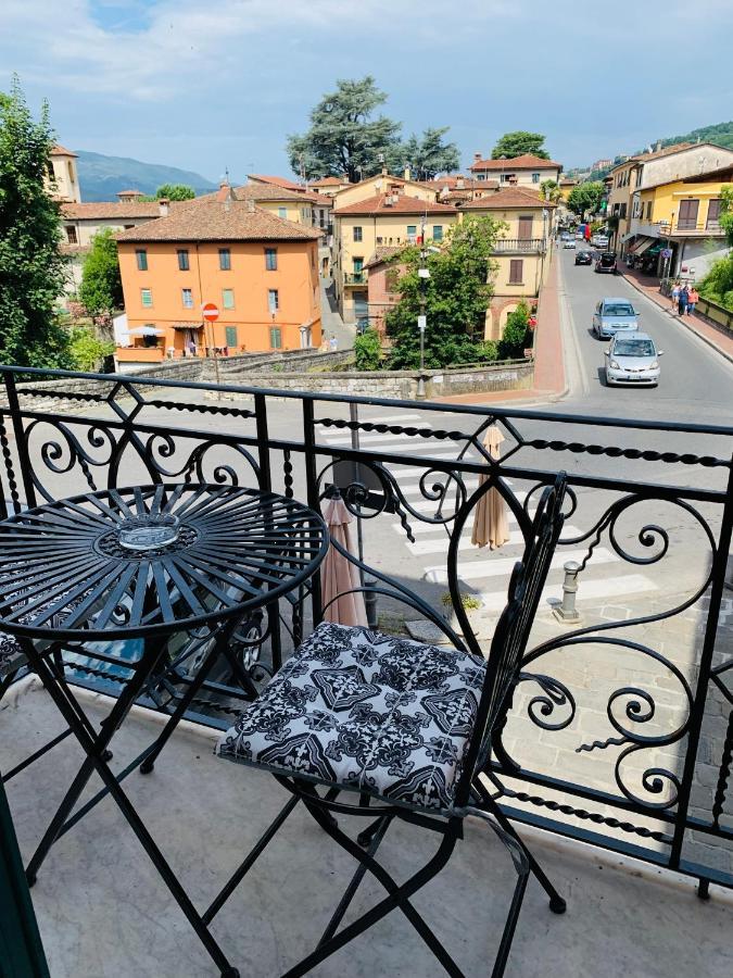 Appartamento Casa Robina Barga Esterno foto
