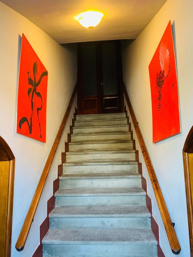 Appartamento Casa Robina Barga Esterno foto