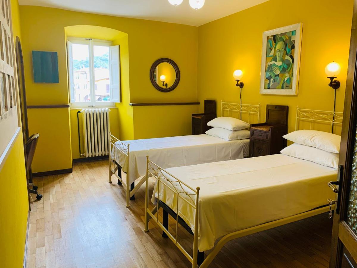 Appartamento Casa Robina Barga Esterno foto