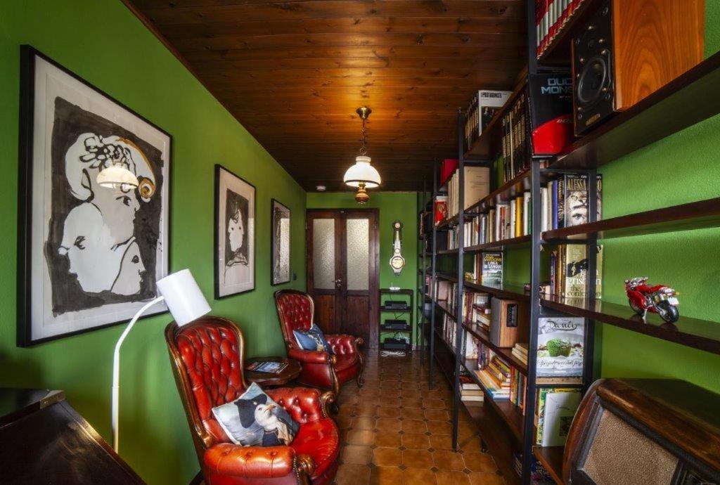 Appartamento Casa Robina Barga Esterno foto