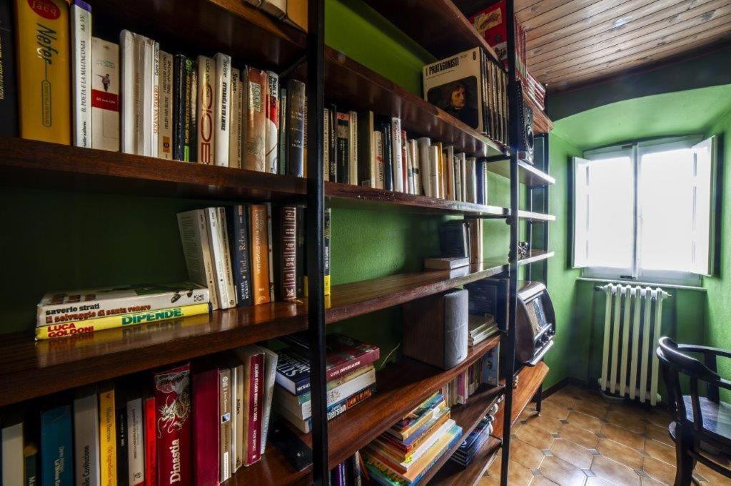 Appartamento Casa Robina Barga Esterno foto